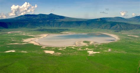 Crater Lake In Ngorongoro Lake Magadi Ngorongoro Crater