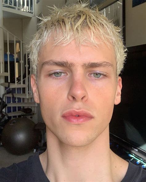 JARON BAKER Na Instagramu Gmornin Bleached Hair Men Dyed Hair Men Blonde Aesthetic