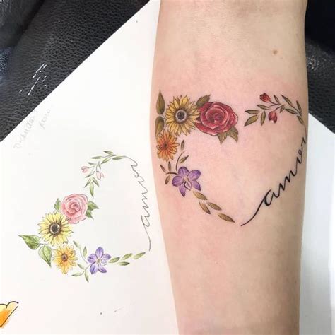 Tatuaje Frase Amor Con Corazón De Flores Tatuajes Para Mujeres