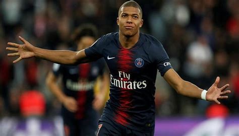 حسم كيليان مبابي نجم فريق باريس سان جيرمان الفرنسي ، موقفه من البقاء مع صفوف فريقه خلال الموسم المقبل ، تزامناً مع بدء نادي ريال مدريد الإسباني التحرك ، لضم اللاعب. يوفنتوس مهتم بالتعاقد مع مبابي