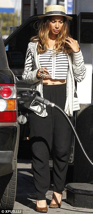 Leona Lewis Proves Shes Not Too Posh To Pump By Filling Up At The Gas