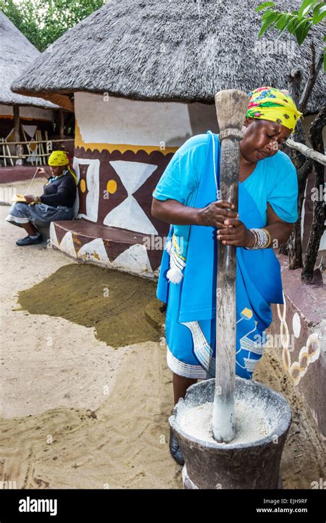 Villaggio Ndebele Immagini E Fotografie Stock Ad Alta Risoluzione Alamy