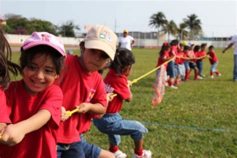 El objetivo general de la investigación consiste en elaborar juegos recreativos de béisbol para ocupar el tiempo libre de los niños entre 6 y 10 años del sector 8 de la comunidad la isabelica en el estado carabobo. Actividades recreativas para niños - Primera Edicion