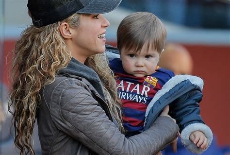 Shakira Milan Y Sasha Apoyan A Gerard Piqué En Su Partido El Debate