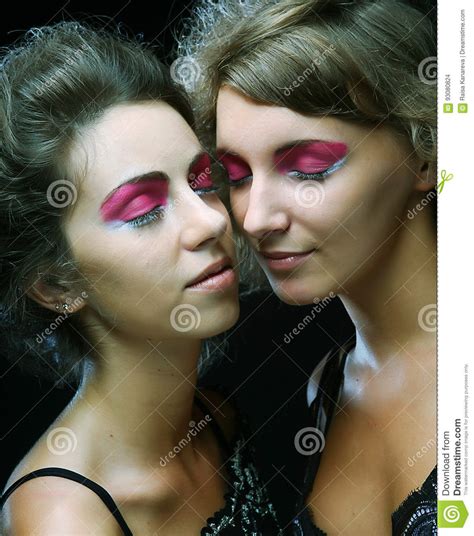 Deux Belles Jeunes Filles Sexy Minces Photo Stock Image Du Humain Vivacité 93080824