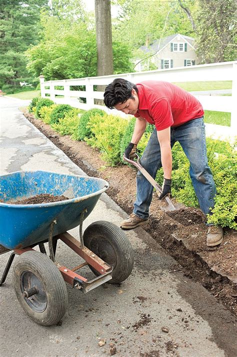 Maintaining your driveway and ensuring that edging your driveway refers to the process of securing the sides of the driveway to prevent cracks and damage. How to Install Belgian Block Driveway Edging in 2020 ...