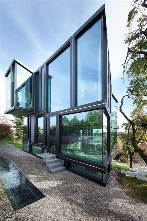 10 Marvelous Facades Of Houses With Glass