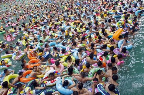 The Most Crowded And Dirtiest Chinese Swimming Pools In The World ~spicx~
