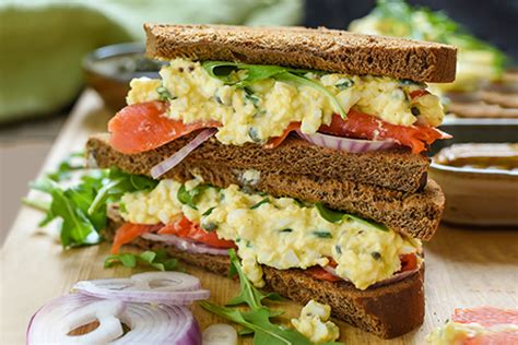 Having a smoked salmon salad for lunch several times a week, each week, is a commitment that similar to going to the gym, can really change the way smoked salmon is a great meat because not only is it high in protein, it's also super low in calories. Smoked Salmon Egg Salad Sandwiches » Ohio Eggs