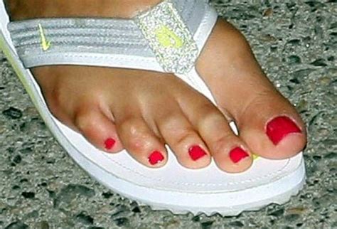 alicia keys s feet