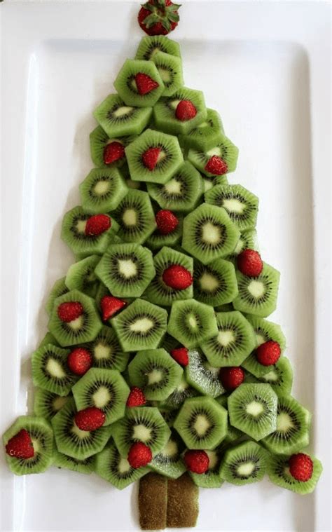 This fruit tray for christmas is shaped like a christmas wreath, and is easy to make with grapes looking for more christmas fruit tray inspiration? FESTIVE CHRISTMAS VEGGIE TRAYS & PLATTERS - Butter with a Side of Bread