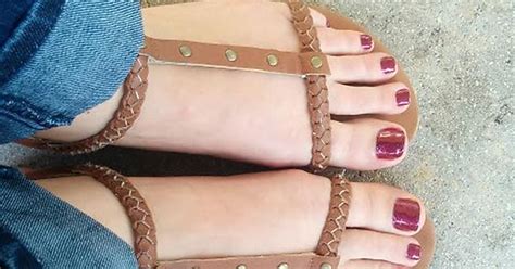 My Wife Showing Off Her Pedicure Imgur