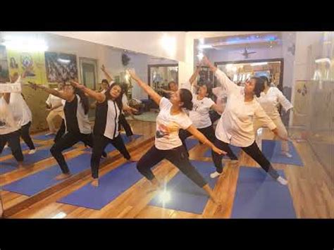 Antas yog by indu jain длительность: YOGA Poses FOR BEGINNERS ..Reduce side fat BY INDU JAIN - YouTube