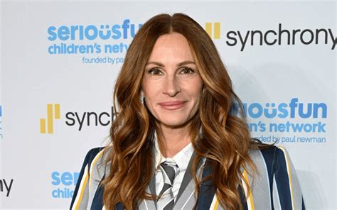 julia roberts shares rare throwback photo of twins on their 18th birthday