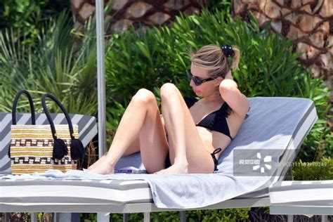 Emma Roberts In Black Bikini 19 Fappening Photos The Fappening