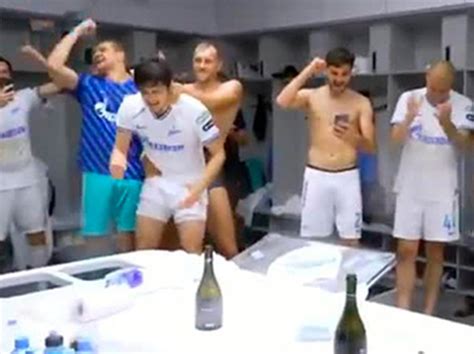 Лучшего игрока выбирали тренеры и капитаны команд рпл, главный. Видео, где Дзюба и Азмун после матча с "Краснодаром ...