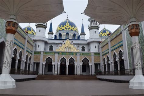 Pesona Masjid Agung Tuban Seperti Di Negeri Dongeng Gotravelly