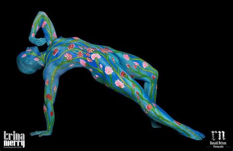 trina-merry-body-paint-art-carnation-themed-body-paint-pretty-to-grotesque-facial-body-art