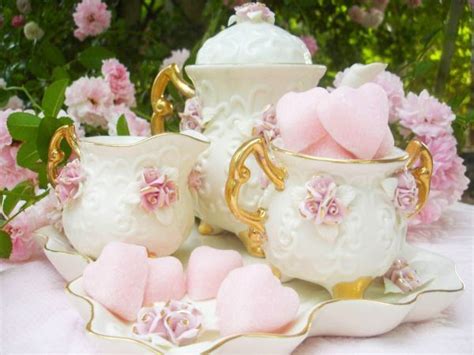 Lovely Pink Roses Tea Set