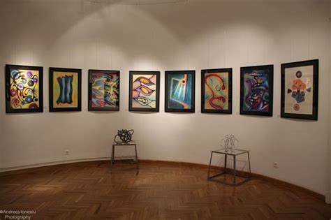 A avut loc vernisajul Expoziţiei de arte plastice Geometrii lirice Voicu Dragomir Diverse