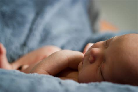 reduza os riscos do síndrome de morte do lactente e proteja o seu bebé