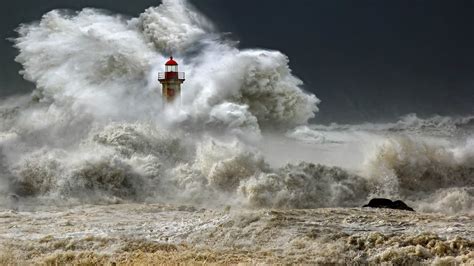 Powerful Wave Washed Over The Lighthouse Wallpapers And Images