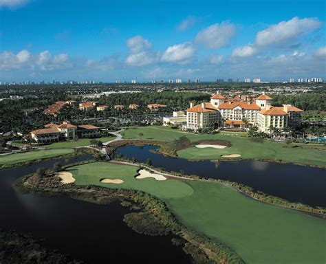 The Ultimate Guide on where to stay, dine and shop in the golf capital