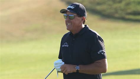 2021 Pga Championship Scores Phil Mickelson Remains In Improbable Contention With 69 In Round 2