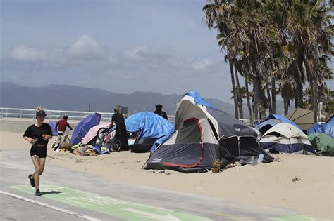 California S Venice Boardwalk Is Now Dangerous Homeless Encampment