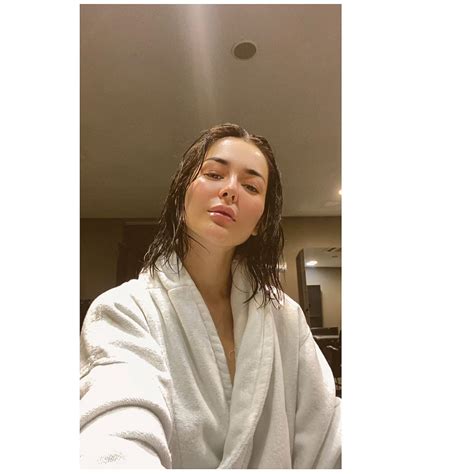 Hania Amir Comes Out The Shower Giving You This Look What Would You Do
