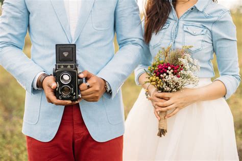 20 Easy Props To Add Fun To Your Pre Wedding Photography Session