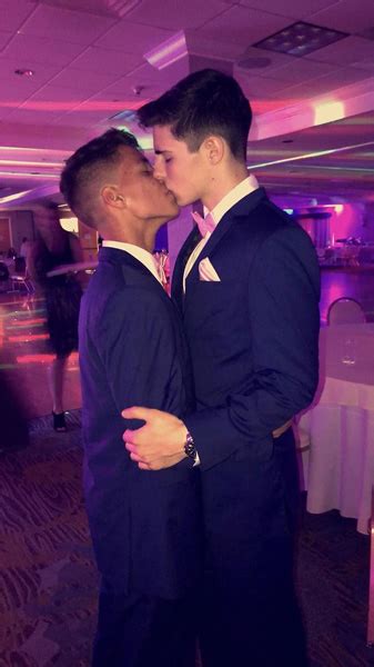 Nj Gay Teens Post Prom Stroll Creates Memorable Moment On Seaside