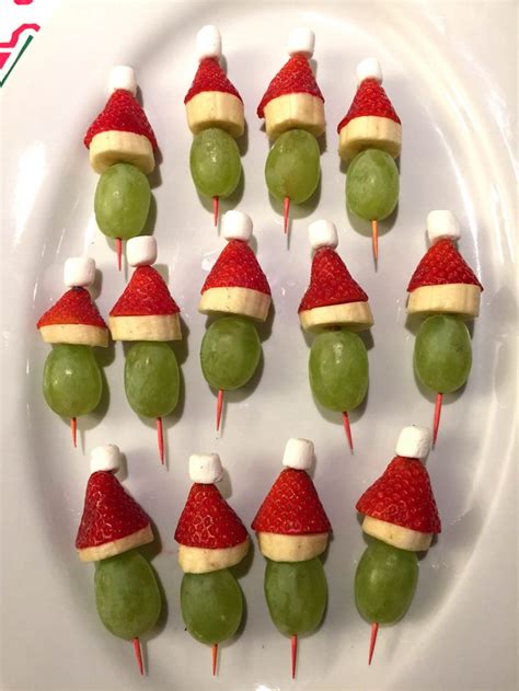 A fruit christmas wreath is an amazing centrepiece for your christmas table. Grinch Fruit Kabobs Skewers - Healthy Christmas Appetizer, Snack or Dessert! - Melanie Cooks