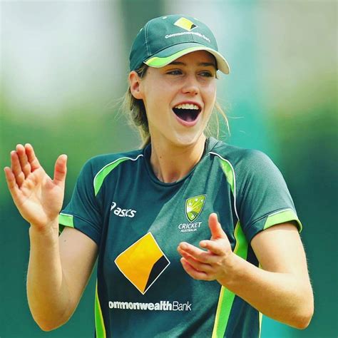 Top 10 Most Beautiful Women Cricketer In The World Ii