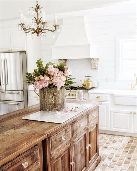 28 Chic And Timeless French Country Style Kitchens 53 Off