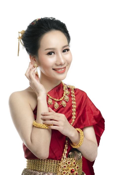 Mujer Tailandesa Hermosa Con El Vestido Tradicional Foto De Archivo Imagen De Asia Etnicidad