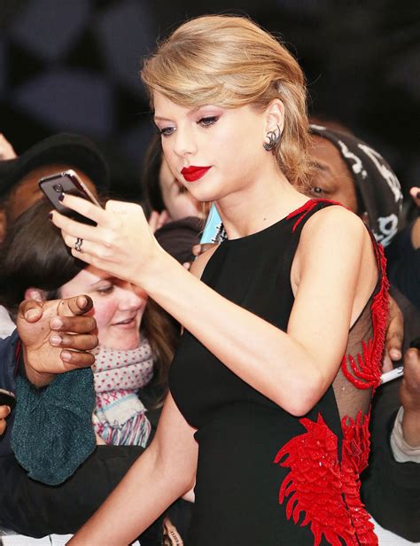 Taylor Swift Is Officially The Most Followed Person On Instagram