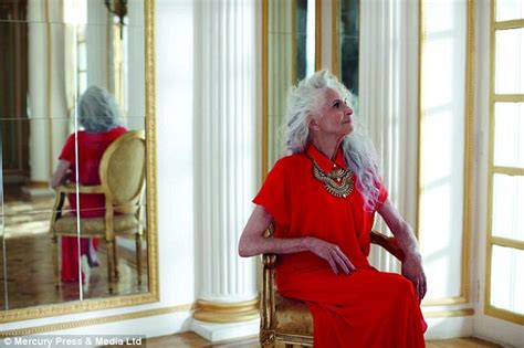 Shes Still Got It Daphne Selfe The Worlds Oldest Model Lands New Campaign At The Age Of
