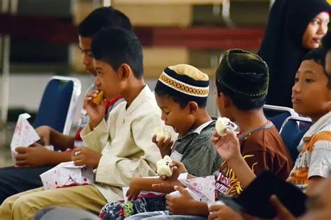 3 Cara Mengajari Anak Puasa Ramadhan Yang Perlu Orang Tua Ketahui Dan