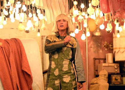 Watch Kristen Wiig Join Sia For Chandelier Performance At Grammys