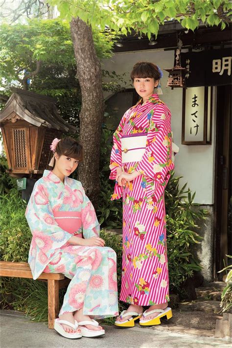 pin by carman kok on hakama kimono yukata furisode japanese traditional dress japanese