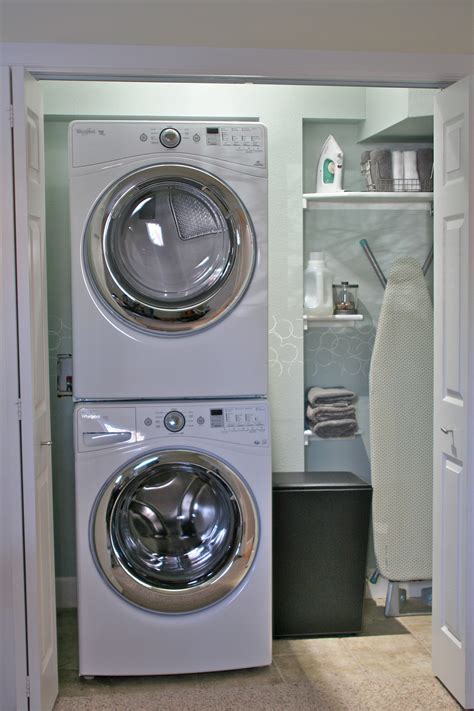 Small Laundry Room Makeover | Remodelaholic