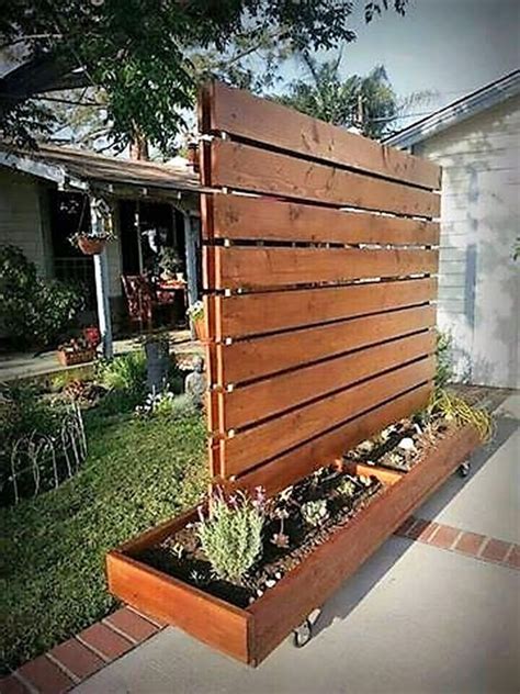 Wood Pallet Privacy Planter Ideias De Quintais Privacidade Jardim
