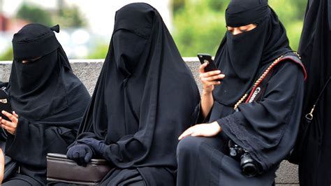 51 Der Schweizer Stimmten Für Verhüllungsverbot Aus Für Niqab Und Burka Kronen Zeitung