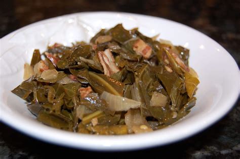 Place a pot over medium heat, add turkey tails and water, then cover with a lid, and boil for 1 hr. Collard Greens