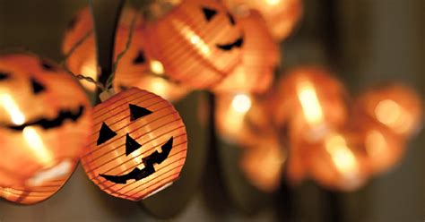 10 Spooktacular Halloween Decorations That Cost $13 Or Less - Pretty ...