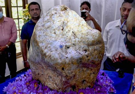 Worlds Biggest Blue Sapphire Queen Of Asia Found In Sri Lanka