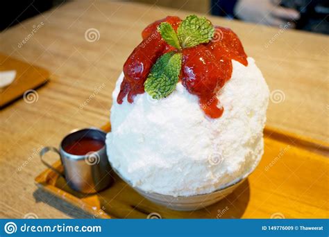 Strawberry Kakigori Japanese Shaved Ice Dessert Flavor With Vanilla Ice Cream Or Bingsu Korea