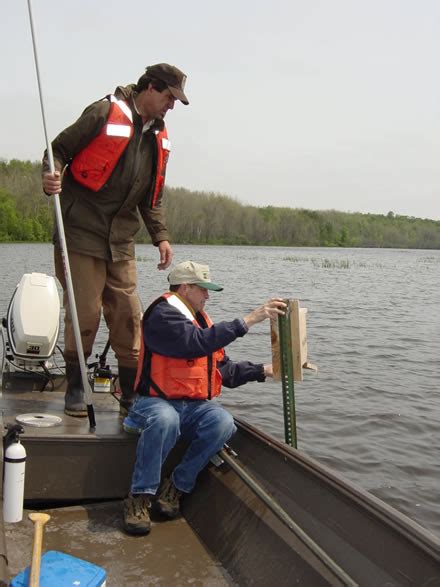 Usgs Scientist Tom Custer And Us Fish And Wildlife Service Biologist