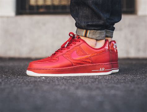 Gym Red Colors The Woven Nike Air Force 1 Low 07 Lv8 Nike Running